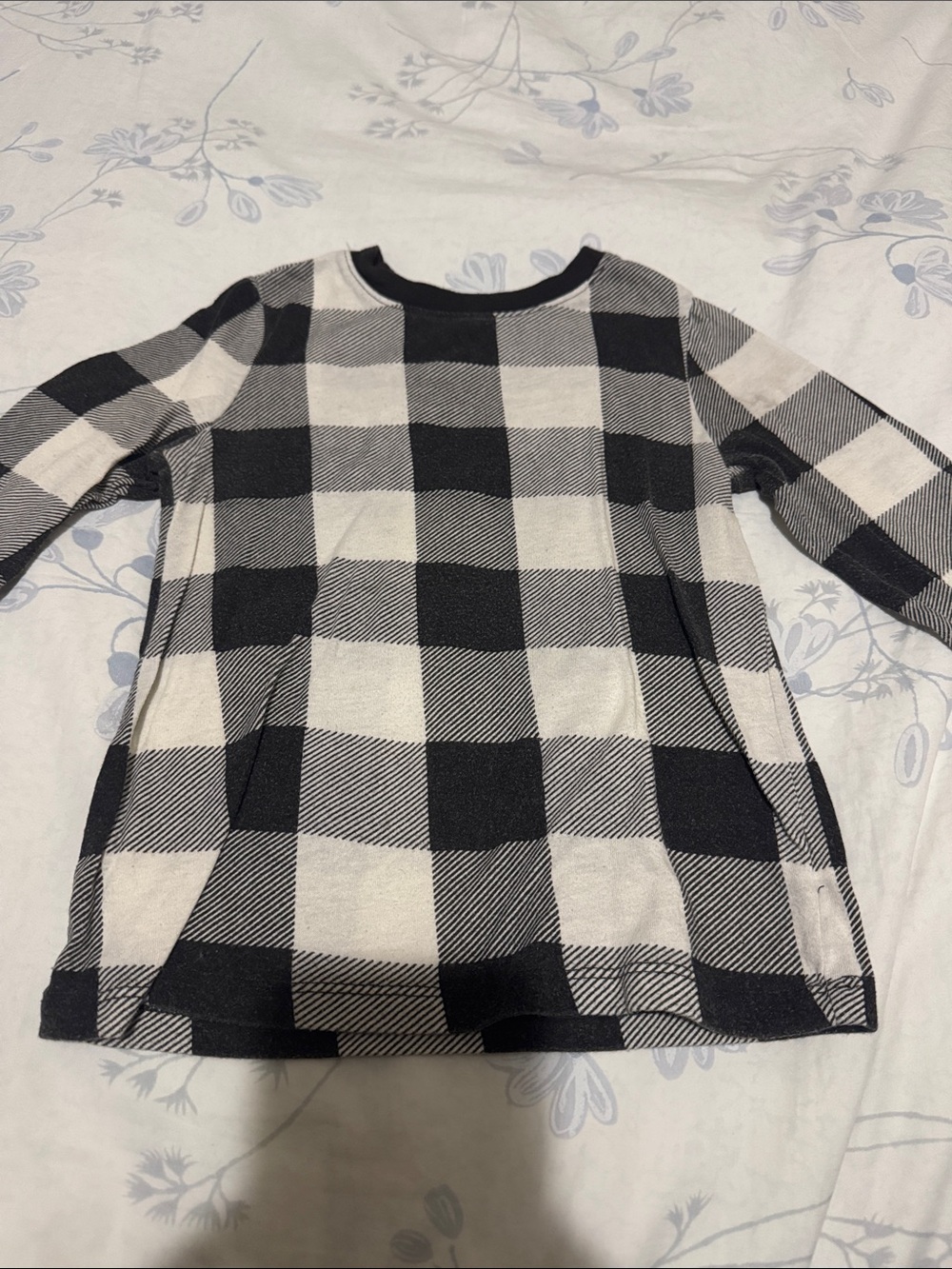⭐️Old Navy Toddlers Plaid Long Sleeves T-shirt (Size: 4T)